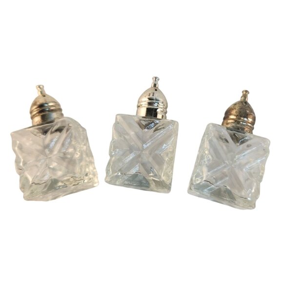 Salt and Pepper Shakers Wedding Table Decor Classic Dining Accessories - Picture 3 of 8